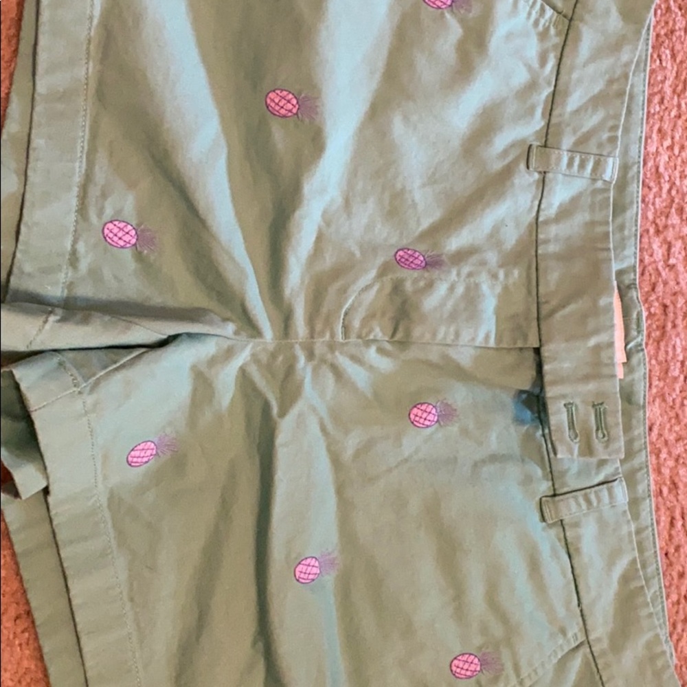 Vineyard Vines woman’s shorts